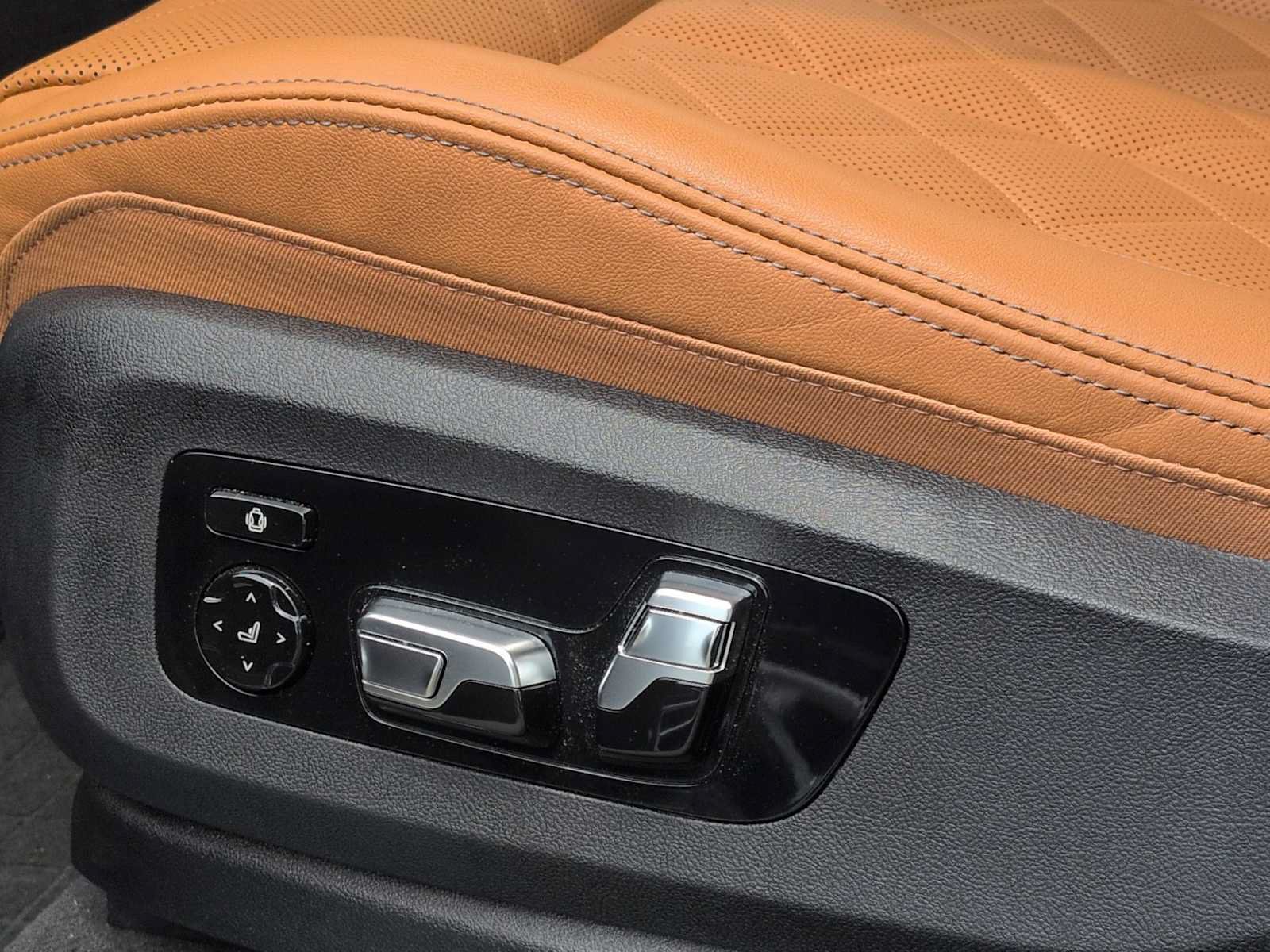 Used 2026 BMW X5 xDrive40i w/ Climate Comfort Package AWD/4WD image 18