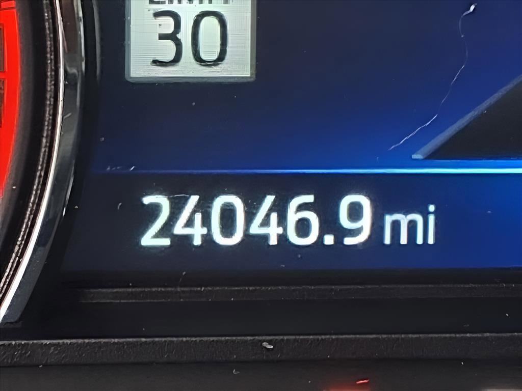 Used 2022 Ford Explorer XLT w/ Equipment Group 202A image 25