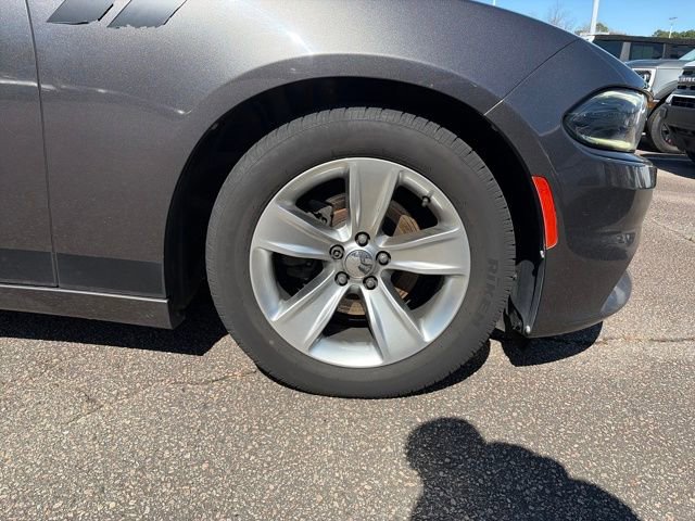 Used 2017 Dodge Charger SXT RWD image 25