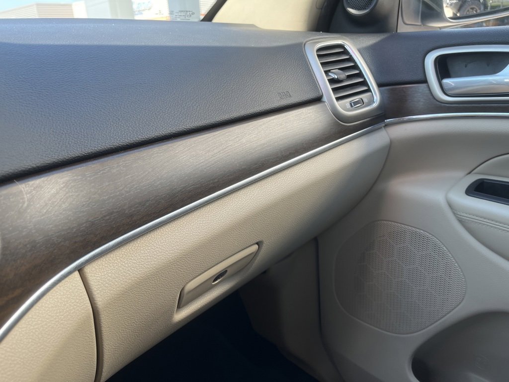 Used 2015 Jeep Grand Cherokee Limited image 13