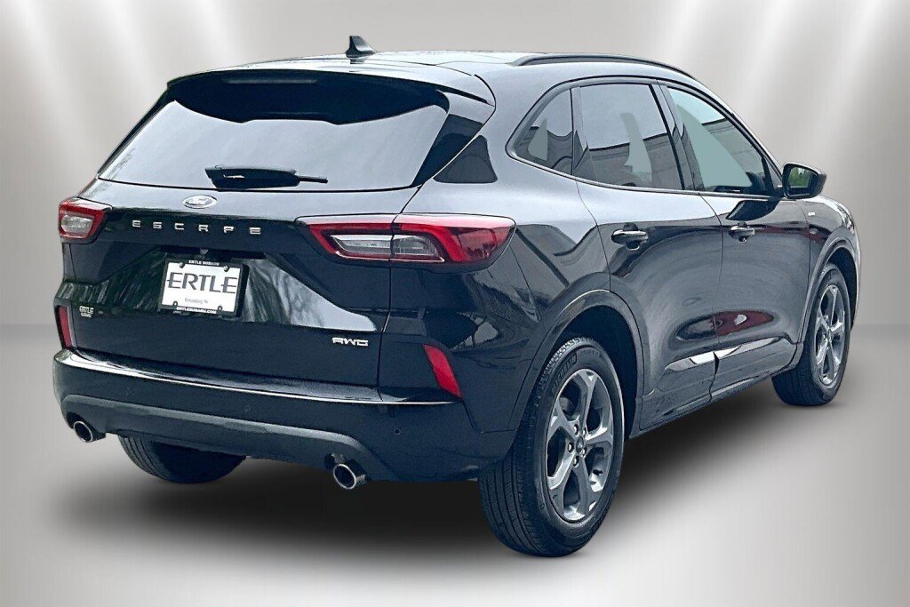 Used 2023 Ford Escape ST-Line w/ Tech Pack #1 AWD/4WD image 5