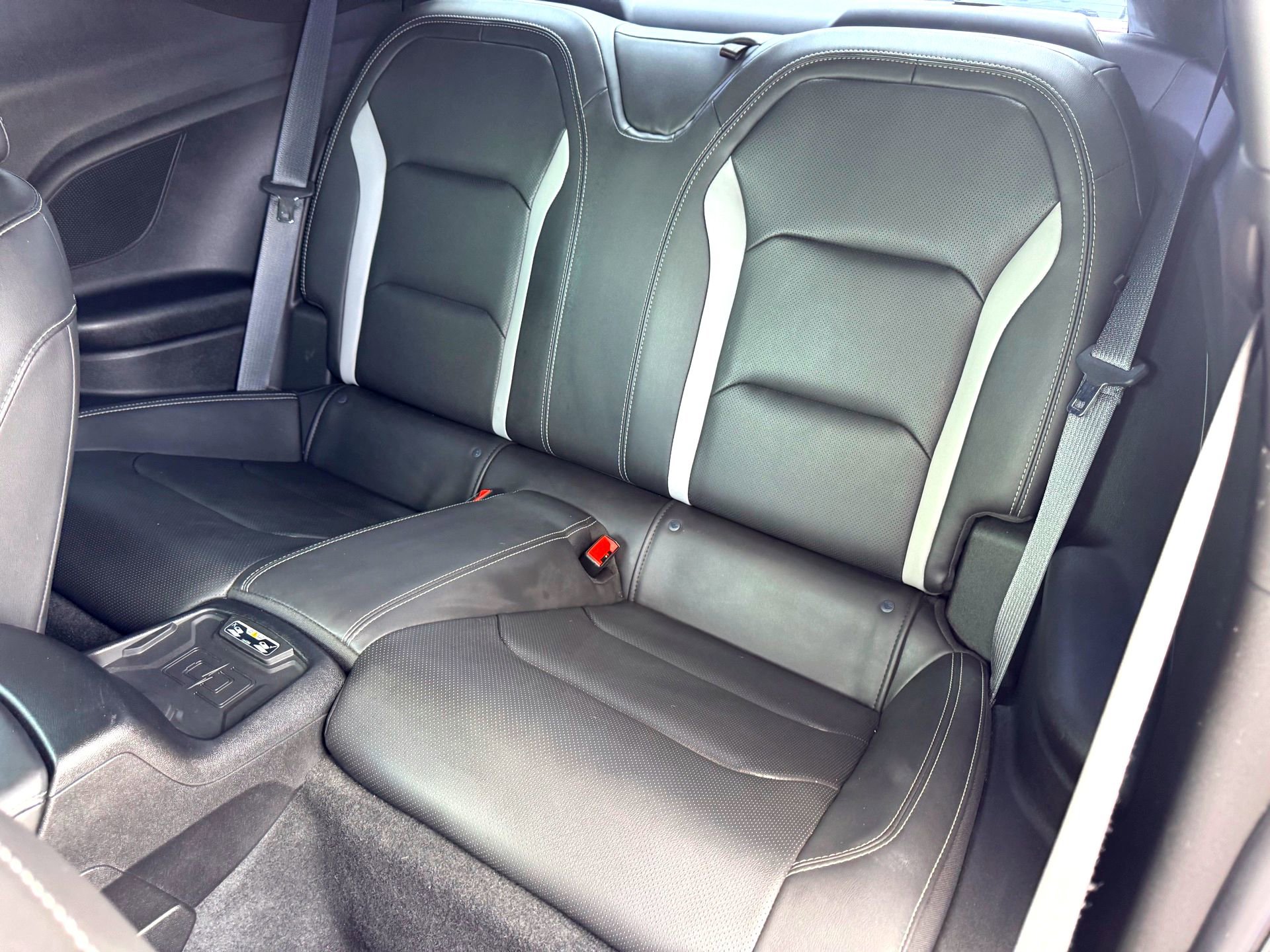 Used 2018 Chevrolet Camaro SS image 19