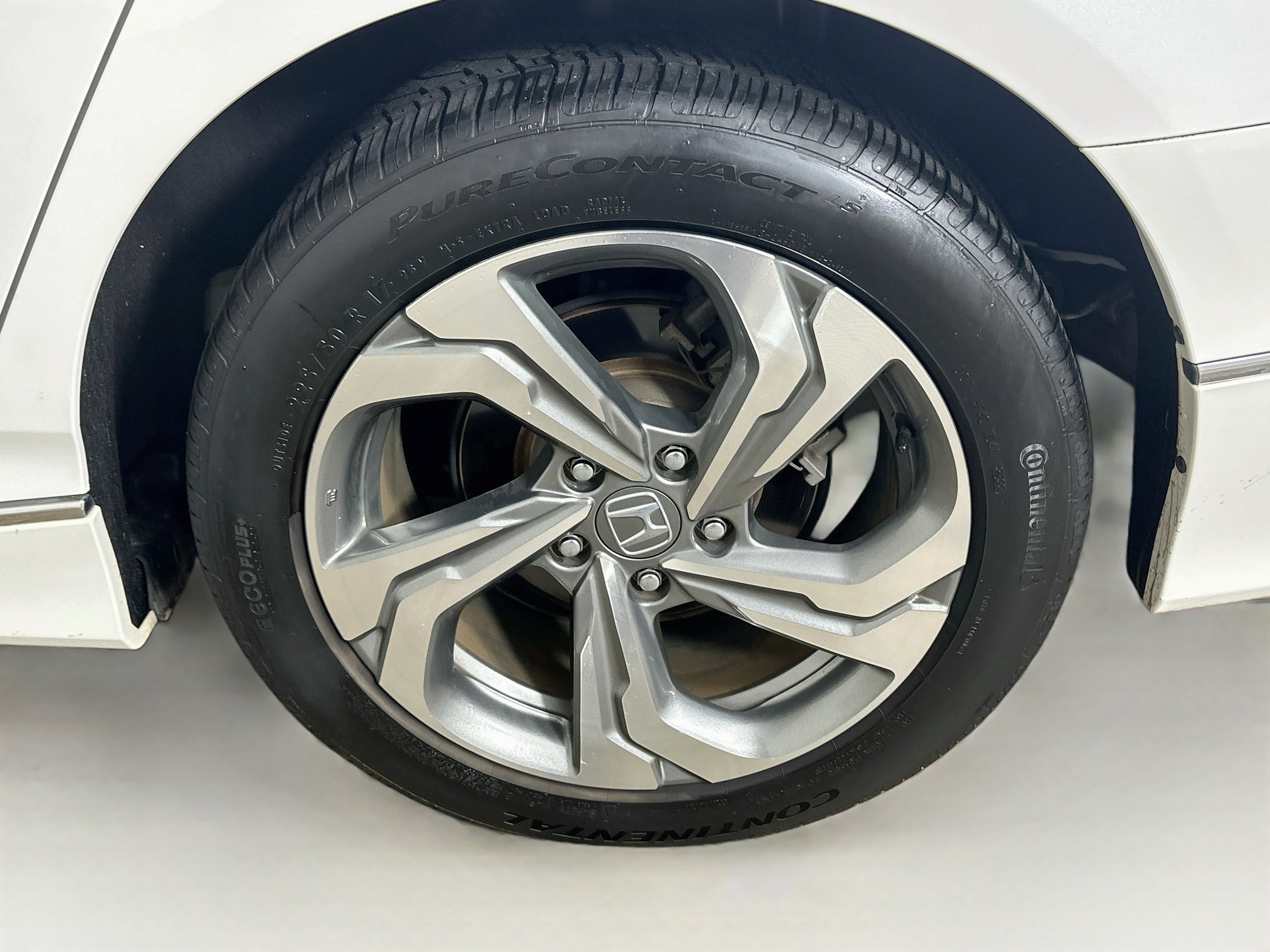 Used 2018 Honda Accord EX-L image 11