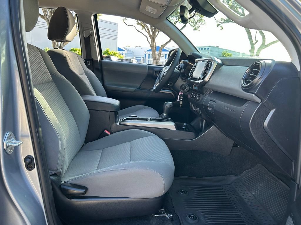Used 2021 Toyota Tacoma SR5 RWD image 40