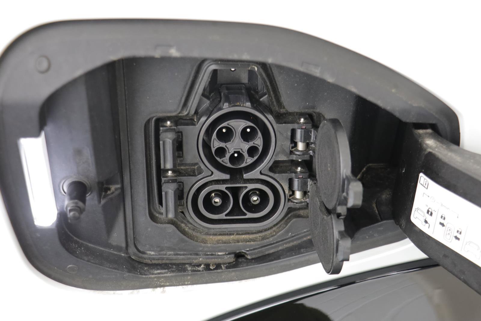 Used 2024 Nissan Ariya AWD image 22