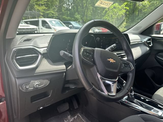 Used 2024 Chevrolet TrailBlazer LT w/ Convenience Package AWD/4WD image 13
