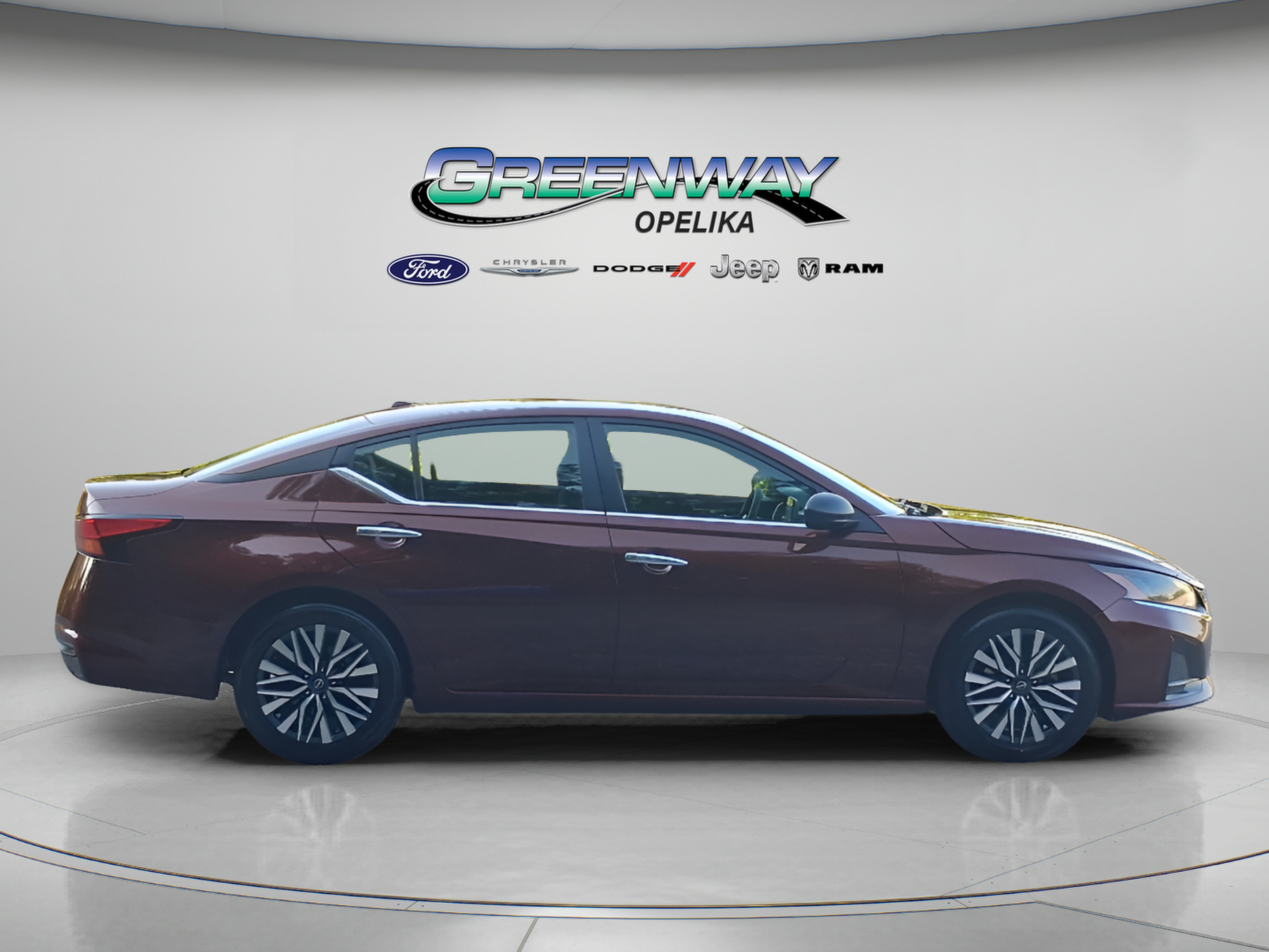Used 2025 Nissan Altima 2.5 SV FWD image 8