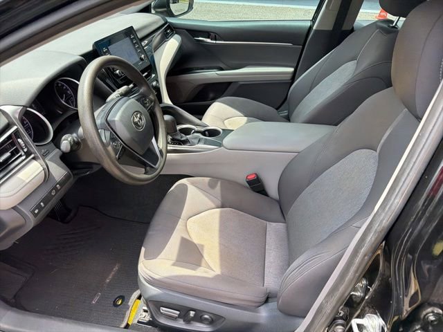 Used 2022 Toyota Camry LE FWD image 6