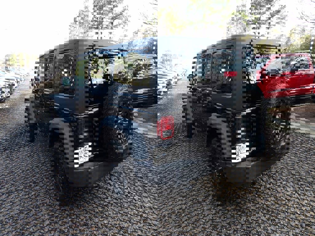 Used 2017 Jeep Wrangler Unlimited Sport w/ Connectivity Group image 7