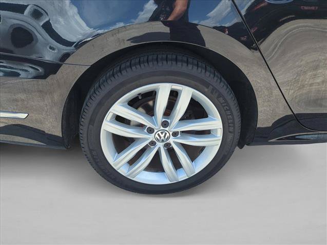 Used 2019 Volkswagen Passat 2.0T Wolfsburg w/ Wheels & Sunroof Package FWD image 29
