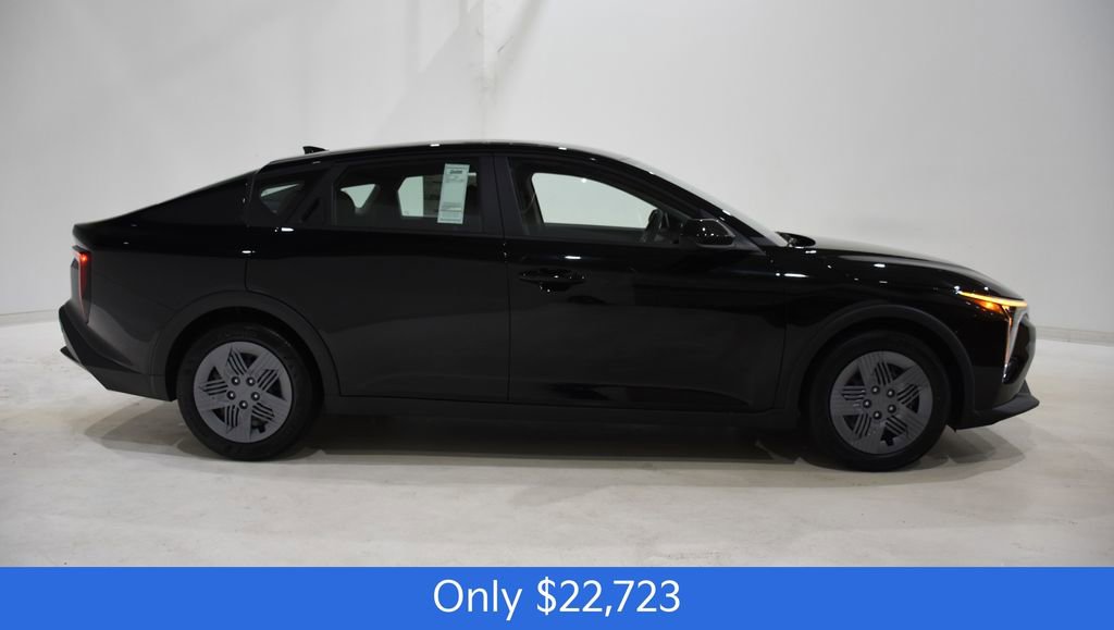 New 2026 Kia K4 LX image 3