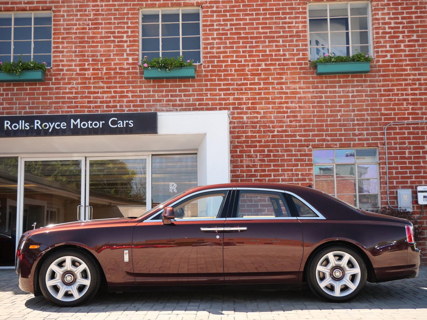 Certified 2013 Rolls-Royce Ghost image 3