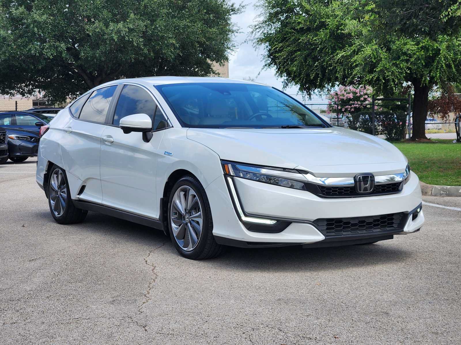 Used 2018 Honda Clarity Touring image 3