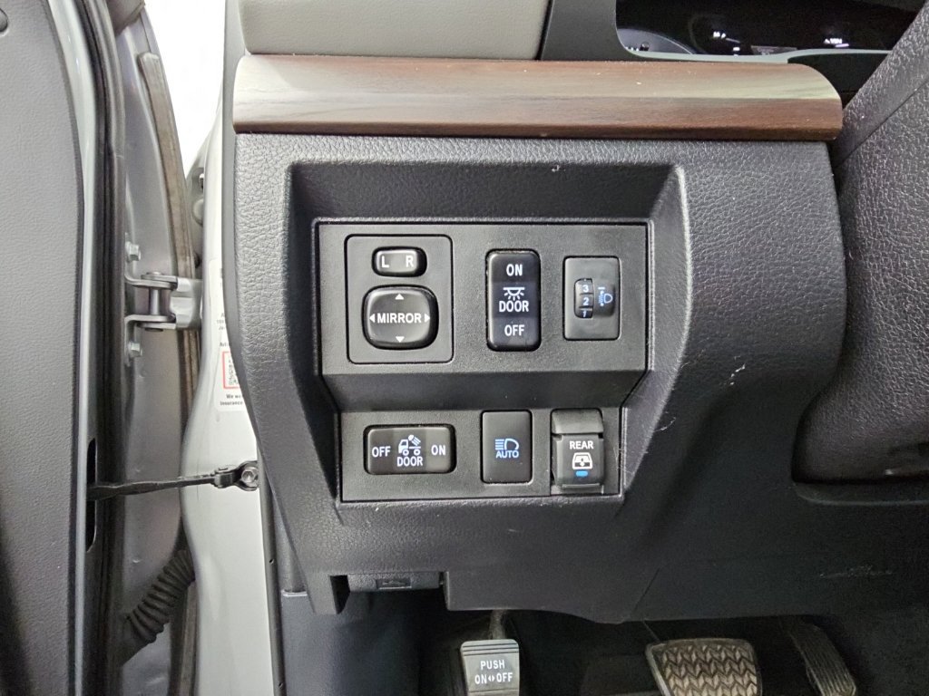 Used 2021 Toyota Tundra Limited w/ Limited Premium Package AWD/4WD image 29