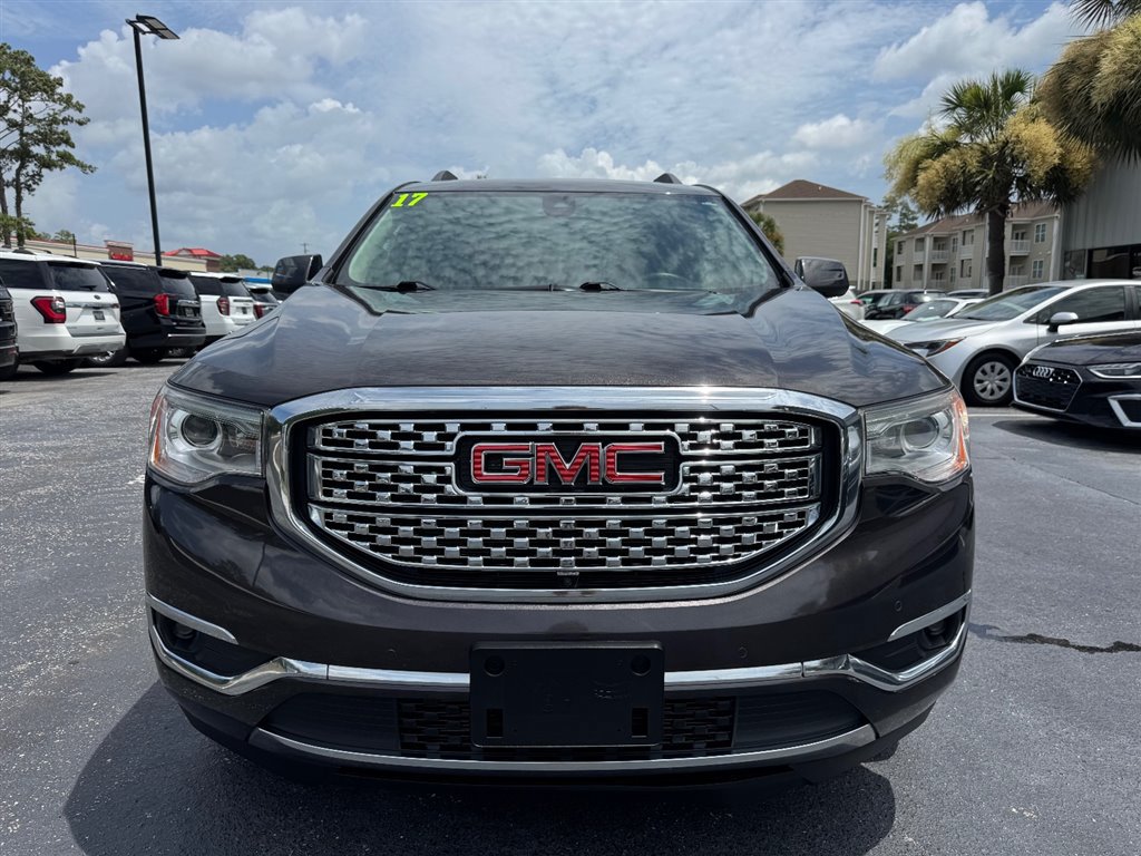 Used 2017 GMC Acadia Denali w/ Technology Package FWD image 3
