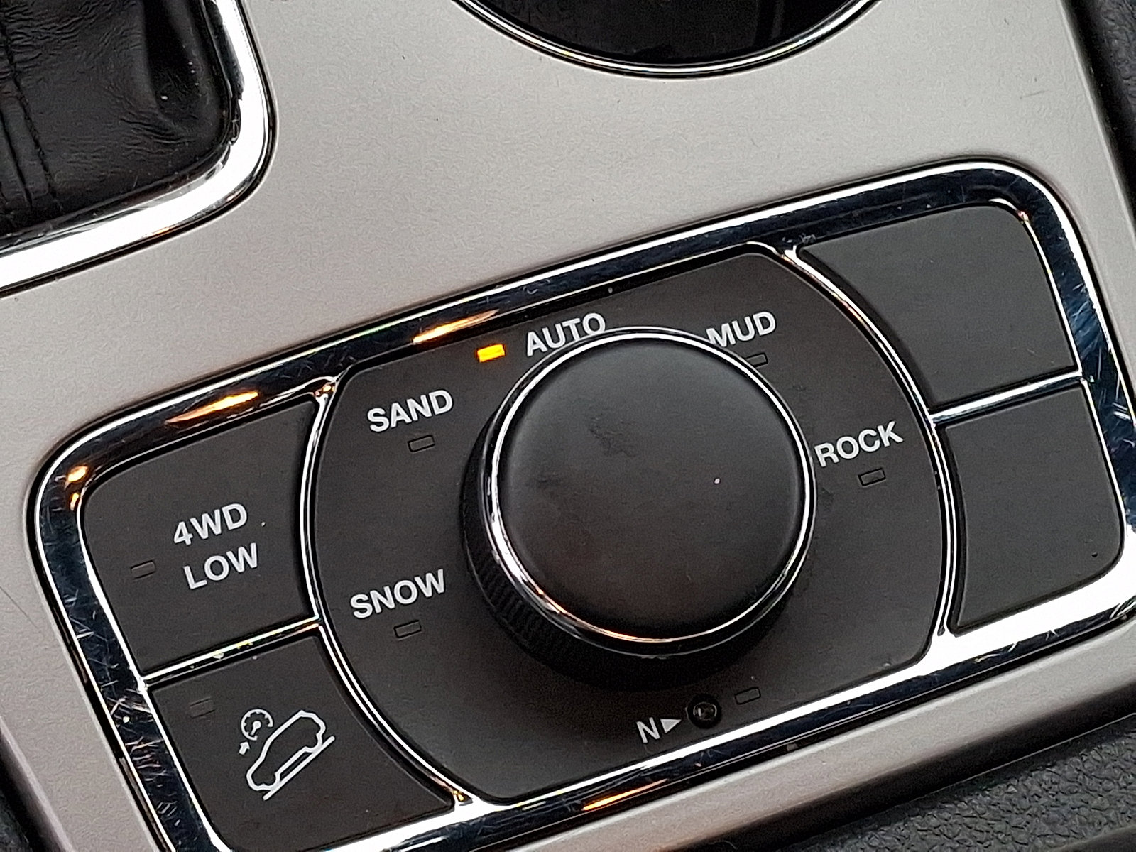 Used 2020 Jeep Grand Cherokee Altitude image 27