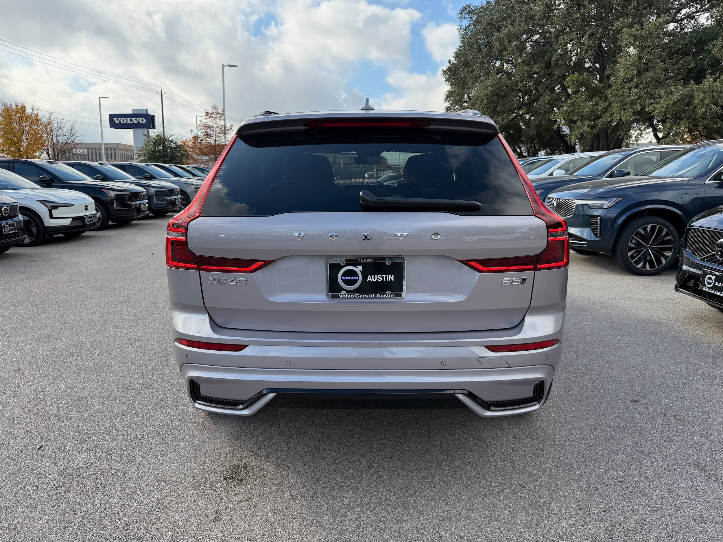 New 2026 Volvo XC60 B5 Core AWD/4WD image 5