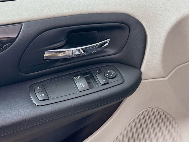 Used 2016 Dodge Grand Caravan SE w/ Quick Order Package 29E SE image 17