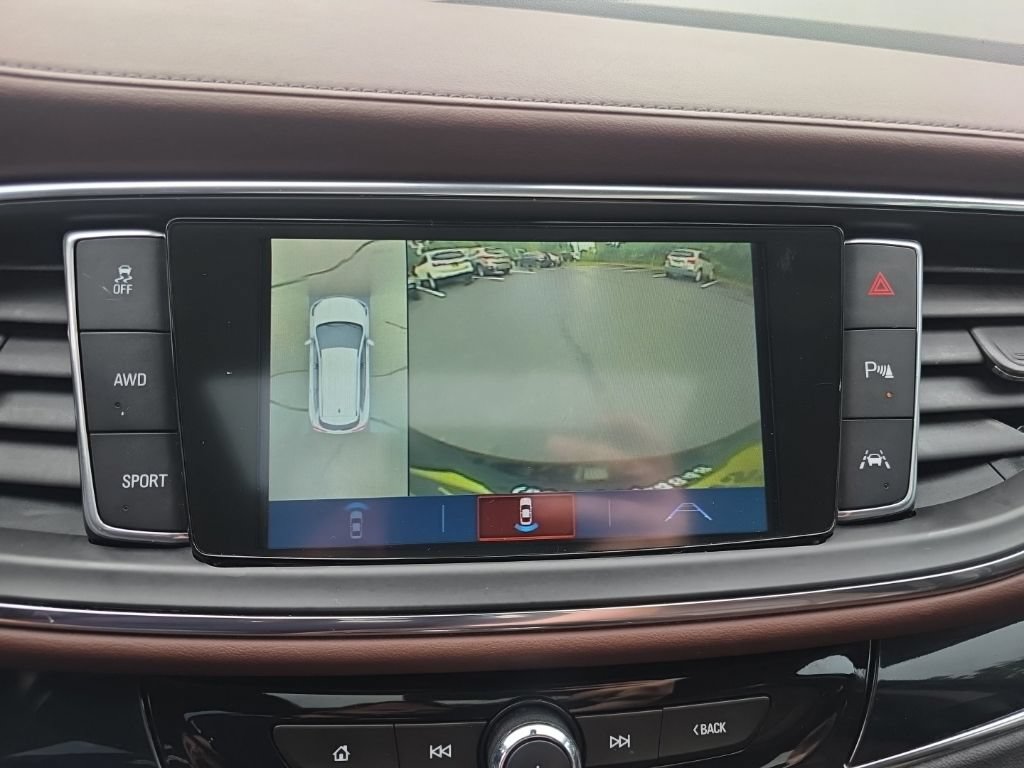 Used 2018 Buick Enclave Avenir w/ Avenir Technology Package AWD/4WD image 23