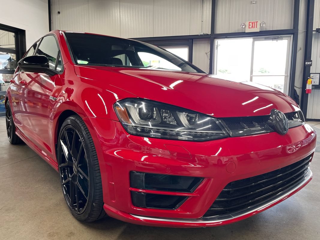 Used 2015 Volkswagen Golf R 4-Door AWD/4WD image 21