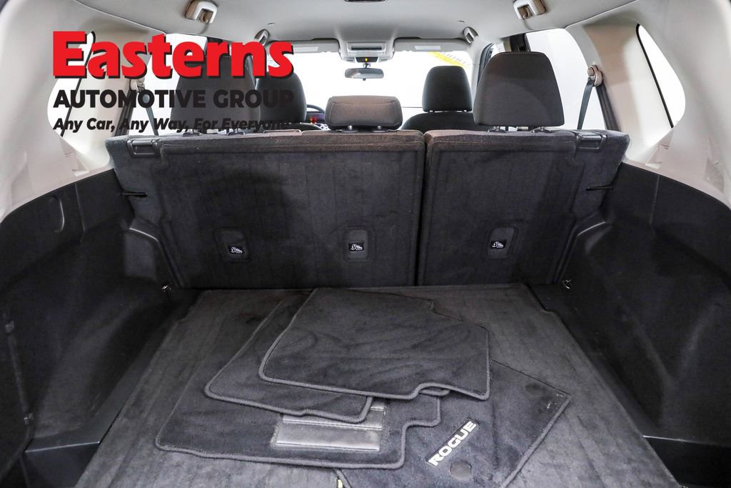 Used 2022 Nissan Rogue S image 9