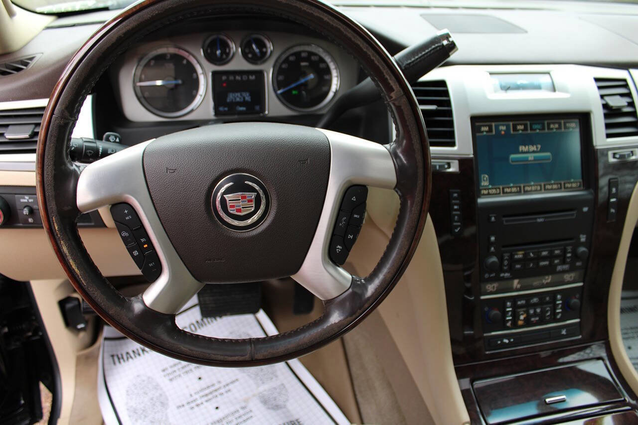 Used 2009 Cadillac Escalade AWD image 19