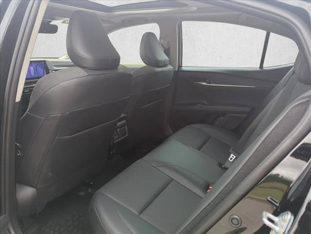 Used 2026 Toyota Camry XLE w/ Premium Plus Package FWD image 19