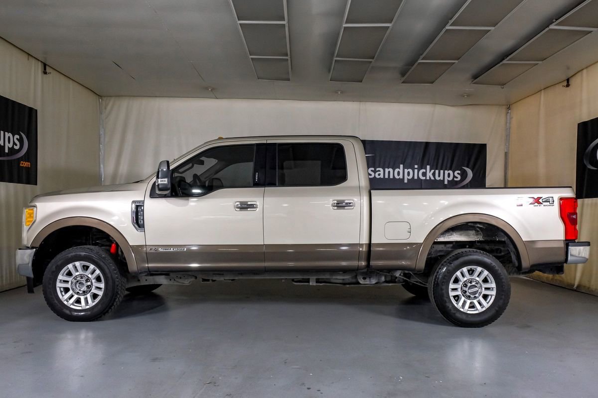 Used 2017 Ford F250 Lariat w/ Chrome Package image 11