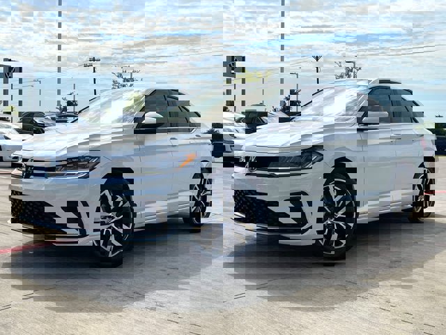 New 2025 Volkswagen Jetta SE image 1