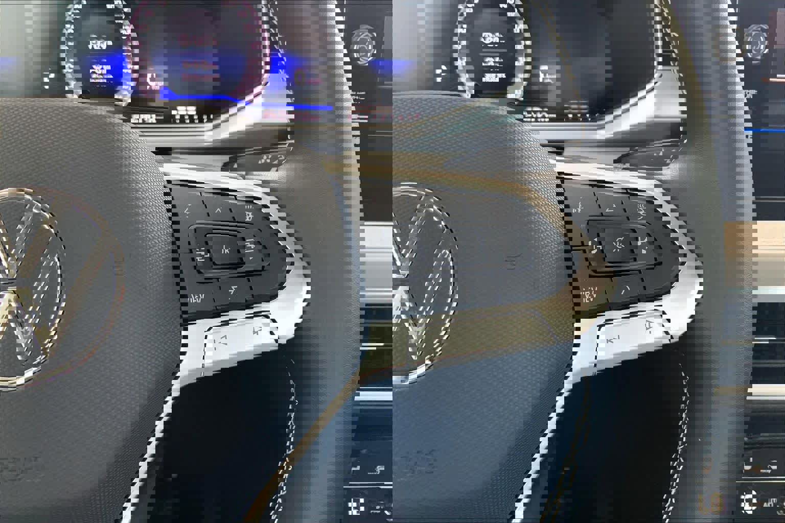 Used 2025 Volkswagen Taos SE AWD/4WD image 25