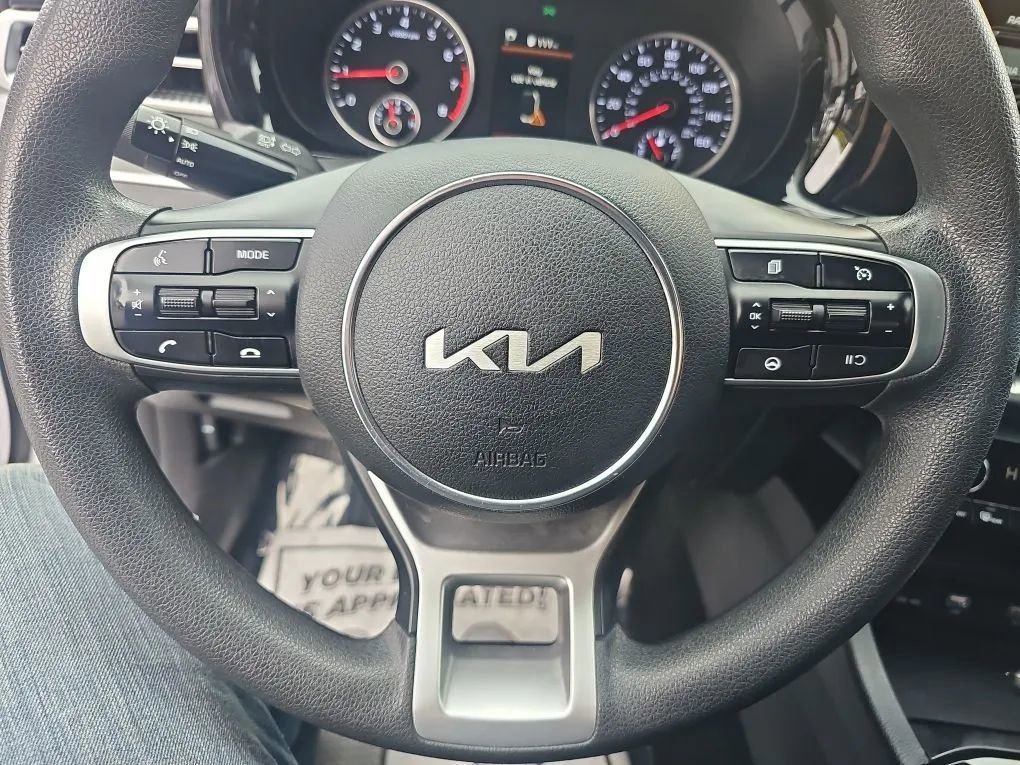 Used 2022 Kia K5 LXS image 9