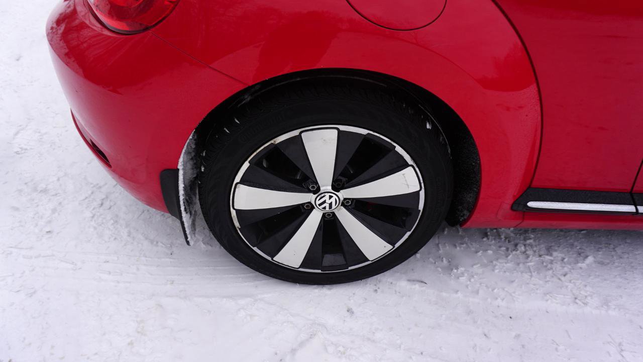 Used 2013 Volkswagen Beetle 2.0T image 11