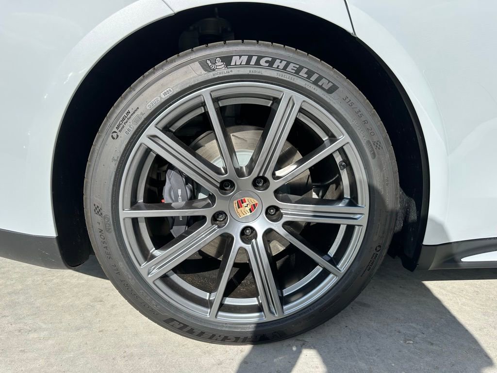 Used 2025 Porsche Panamera 4 image 39