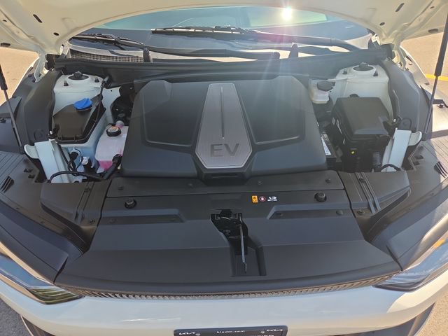 Certified 2024 Kia EV6 Light AWD/4WD image 17