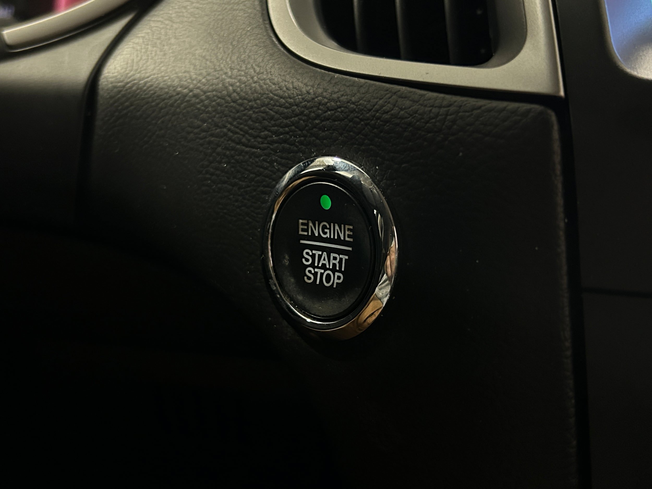 Used 2020 Ford Edge SEL AWD/4WD image 11
