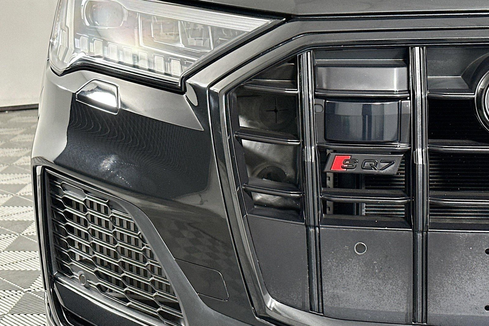 Used 2023 Audi SQ7 Prestige w/ Prestige Package image 17