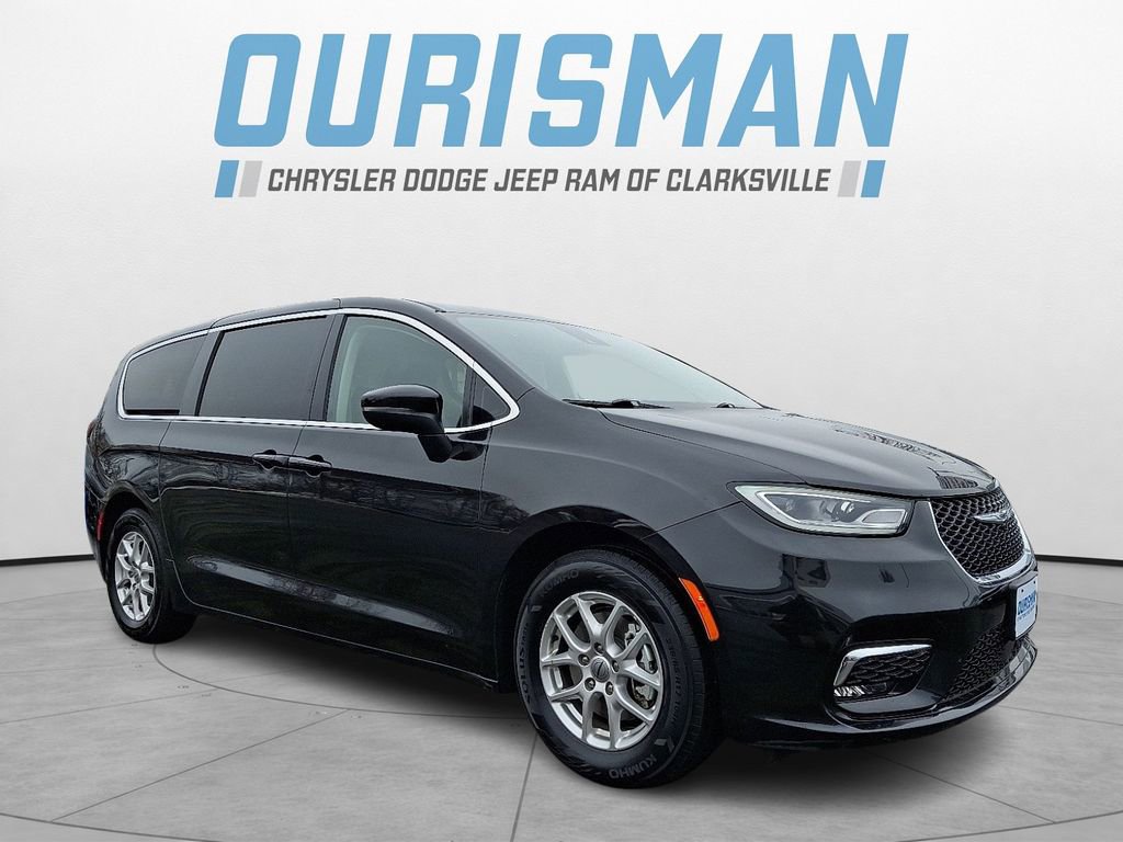 Used 2023 Chrysler Pacifica Touring-L image 1