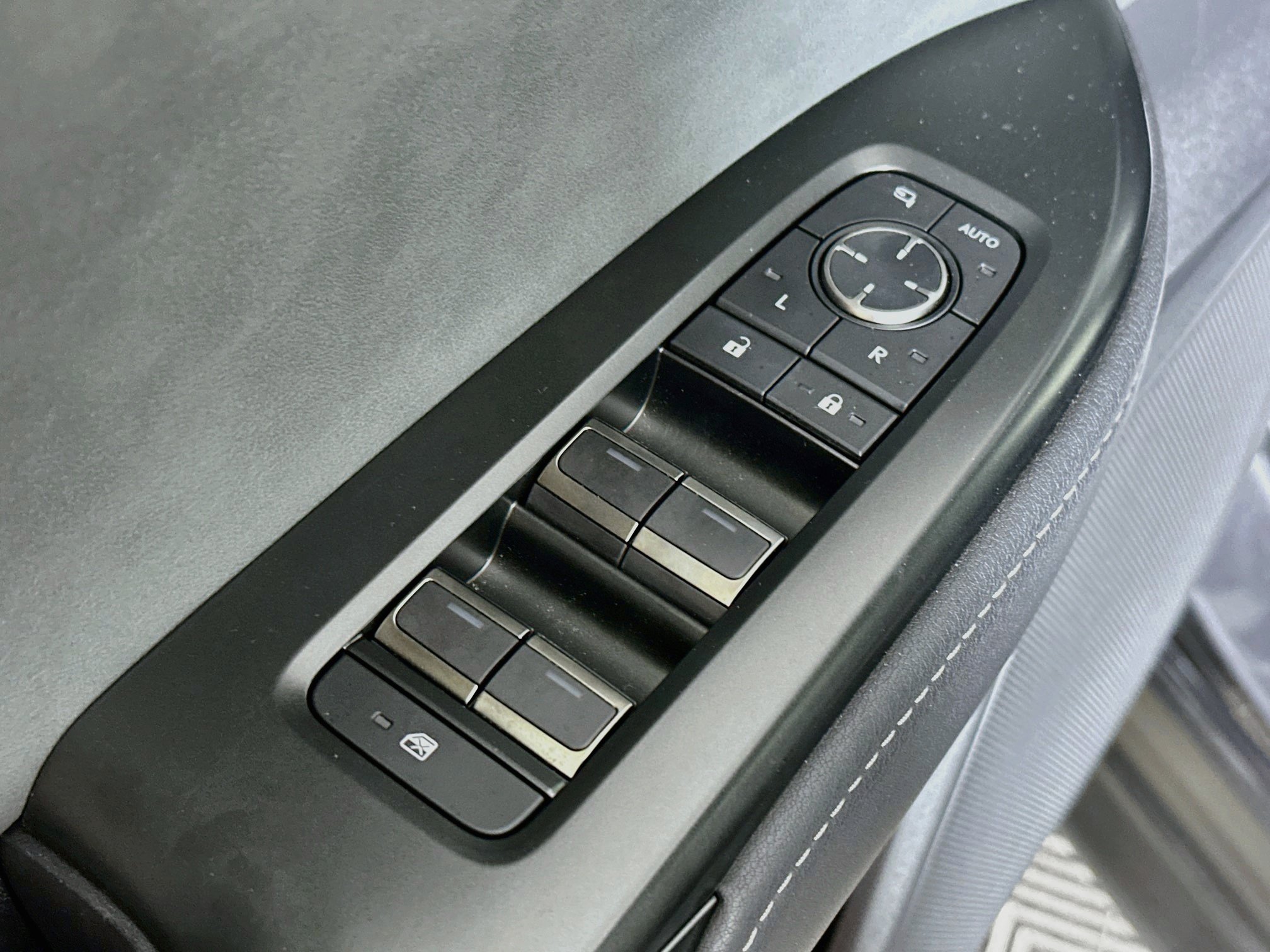 Used 2026 Lexus RZ 350e 2WD w/ Technology Package image 18