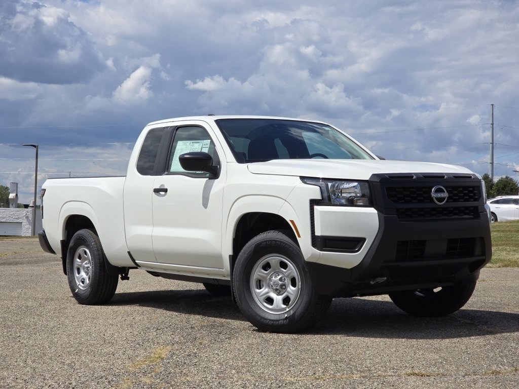 New 2025 Nissan Frontier S image 1