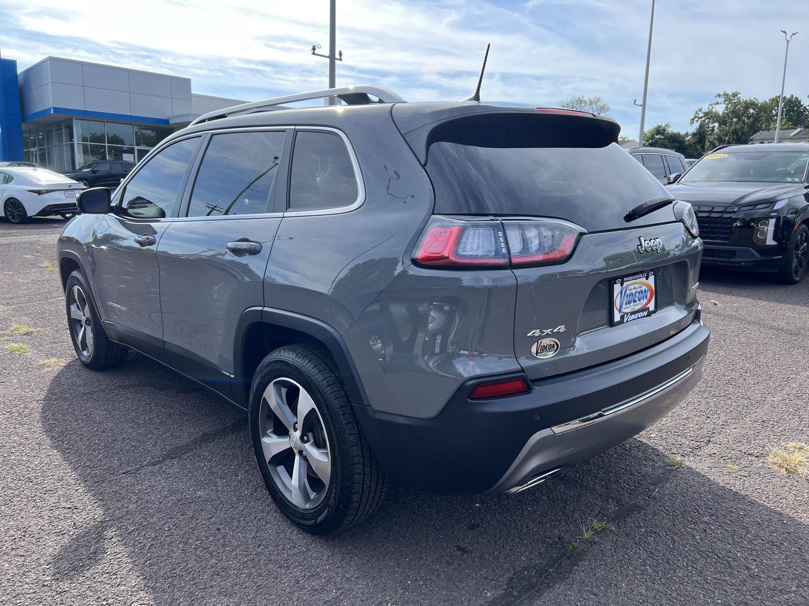 Used 2020 Jeep Cherokee Limited AWD/4WD image 5