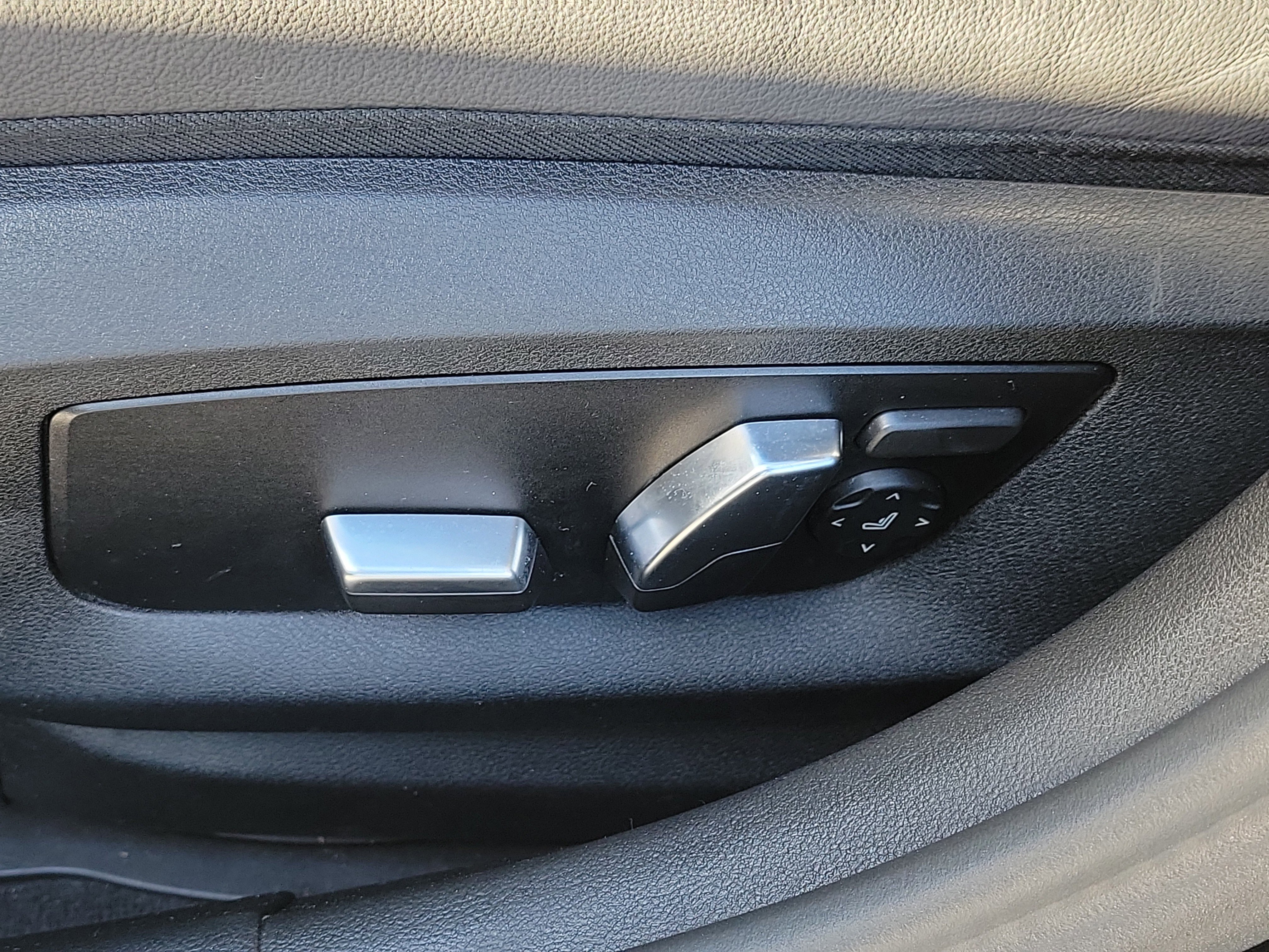 Used 2023 BMW 530i xDrive w/ M Sport Package image 22