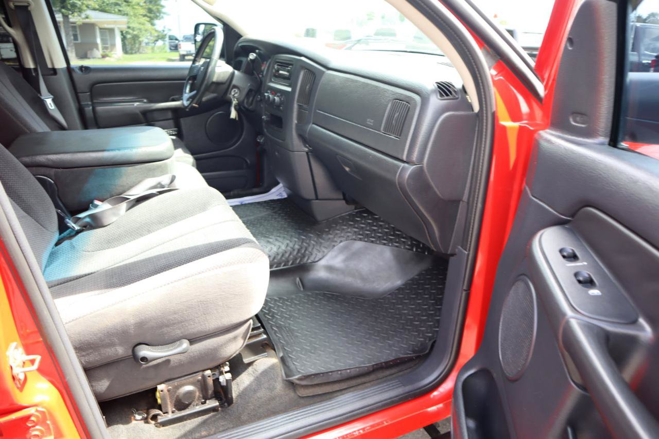 Used 2004 Dodge Ram 3500 Truck SLT w/ Sport Appearance Group AWD/4WD image 16
