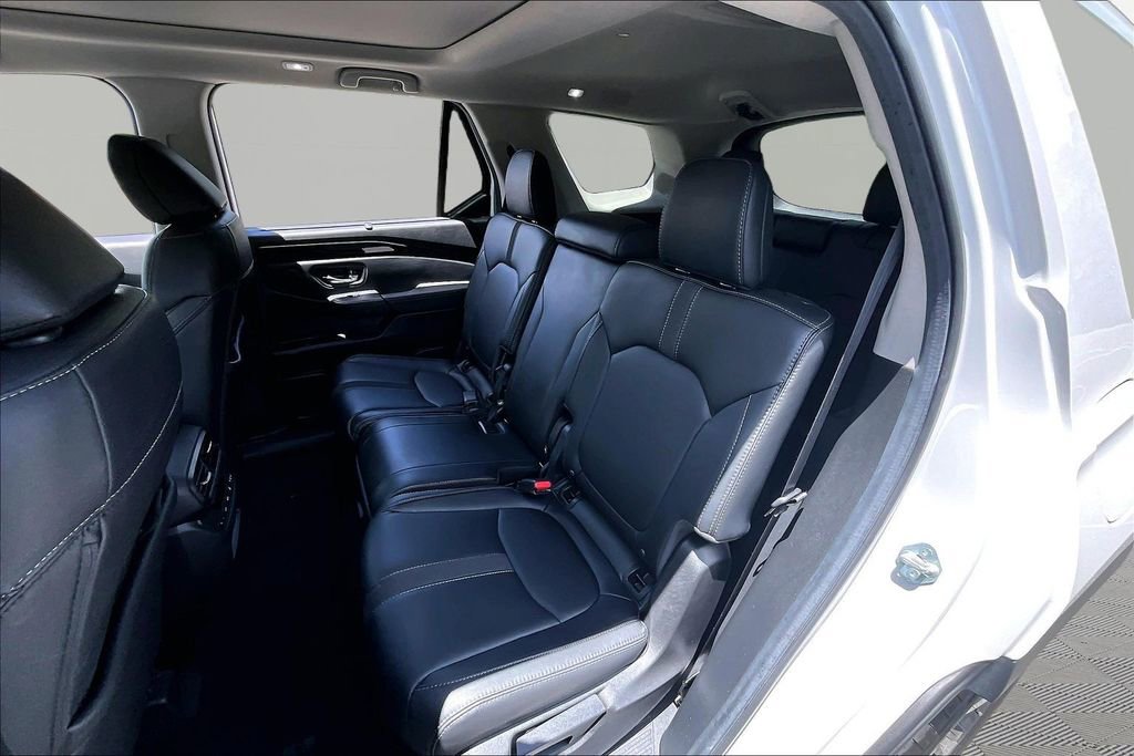 Used 2025 Honda Pilot Touring image 18