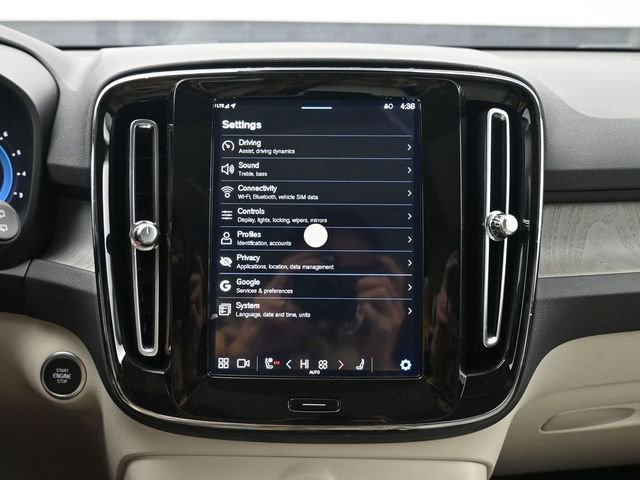 Used 2024 Volvo XC40 B5 Plus w/ Protection Package Premier image 15