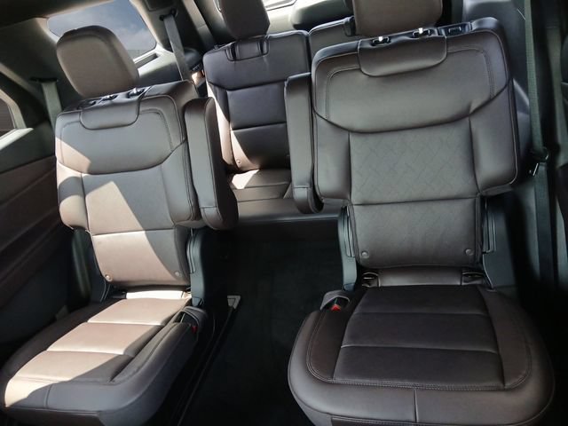 Certified 2026 Ford Explorer Platinum RWD image 13