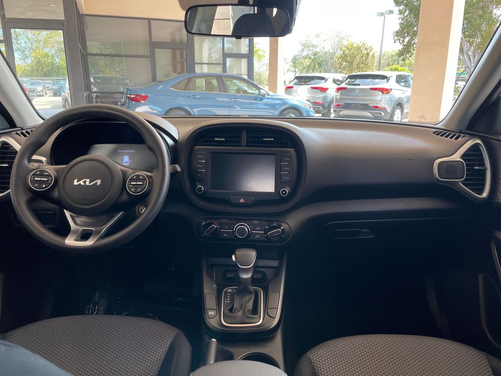 Used 2025 Kia Soul LX w/ LX Technology Package image 28