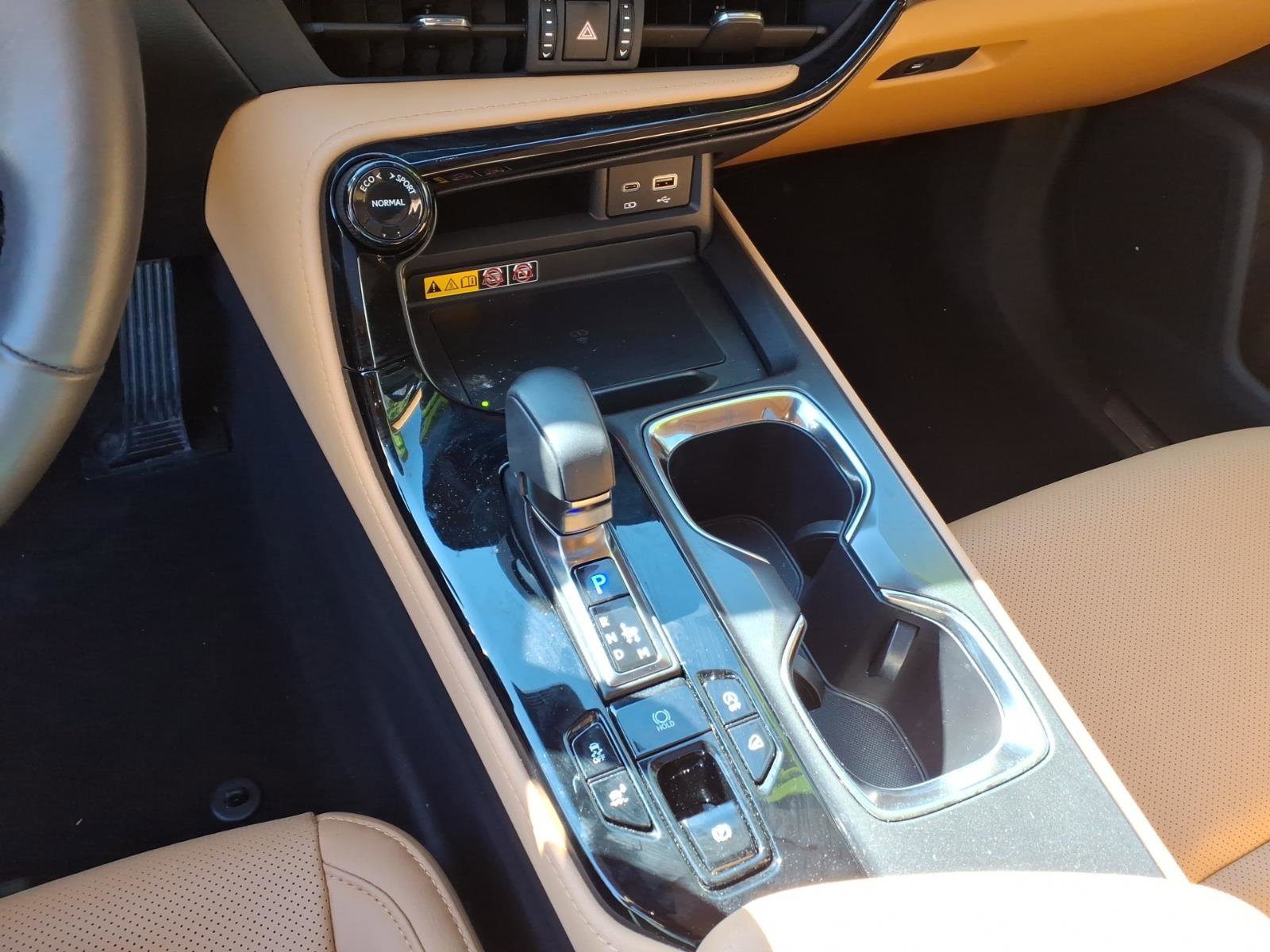 Used 2025 Lexus NX 350 AWD w/ Cold Area Package image 10