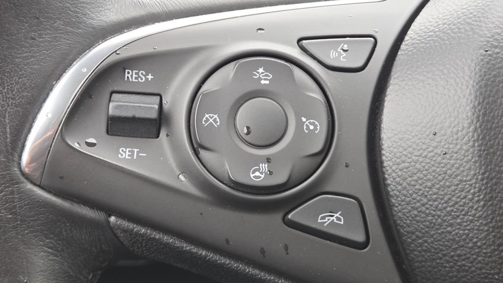 Used 2018 Buick LaCrosse Premium w/ Driver Confidence Package #2 AWD/4WD image 9