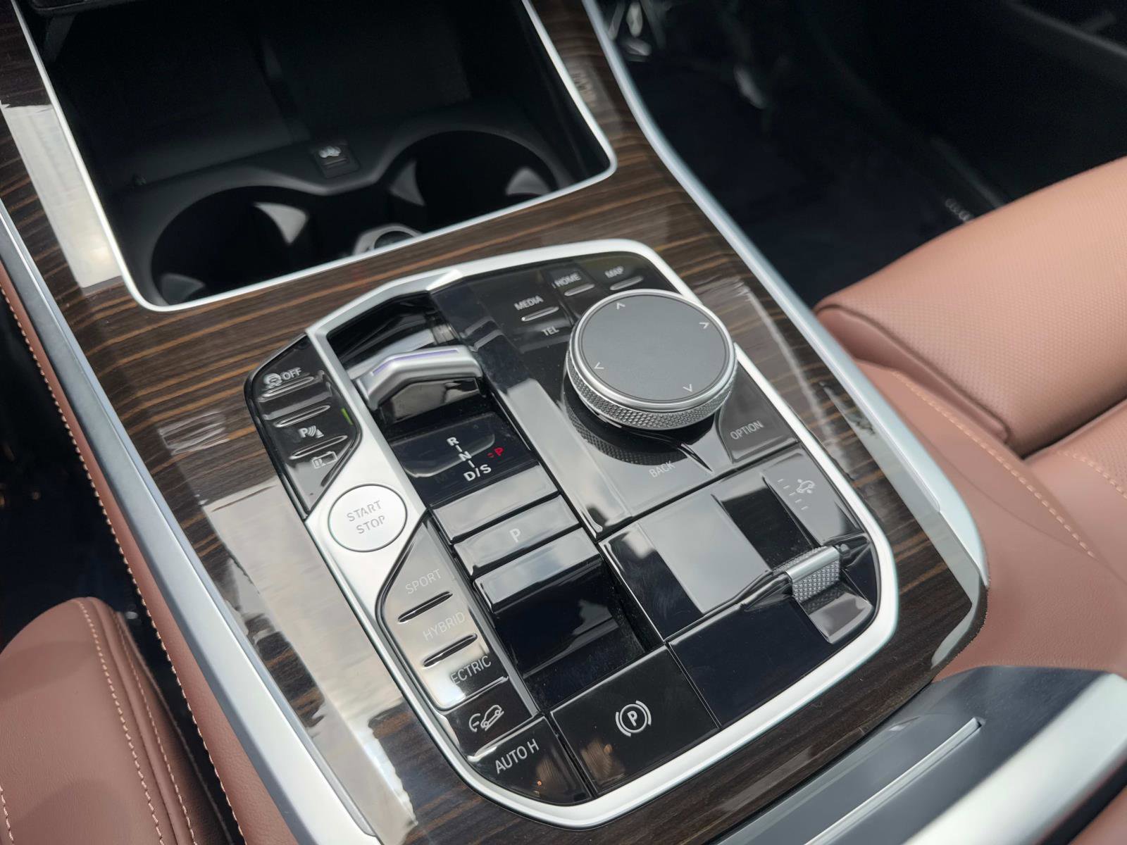 Used 2024 BMW X5 xDrive50e w/ M Sport Package image 24