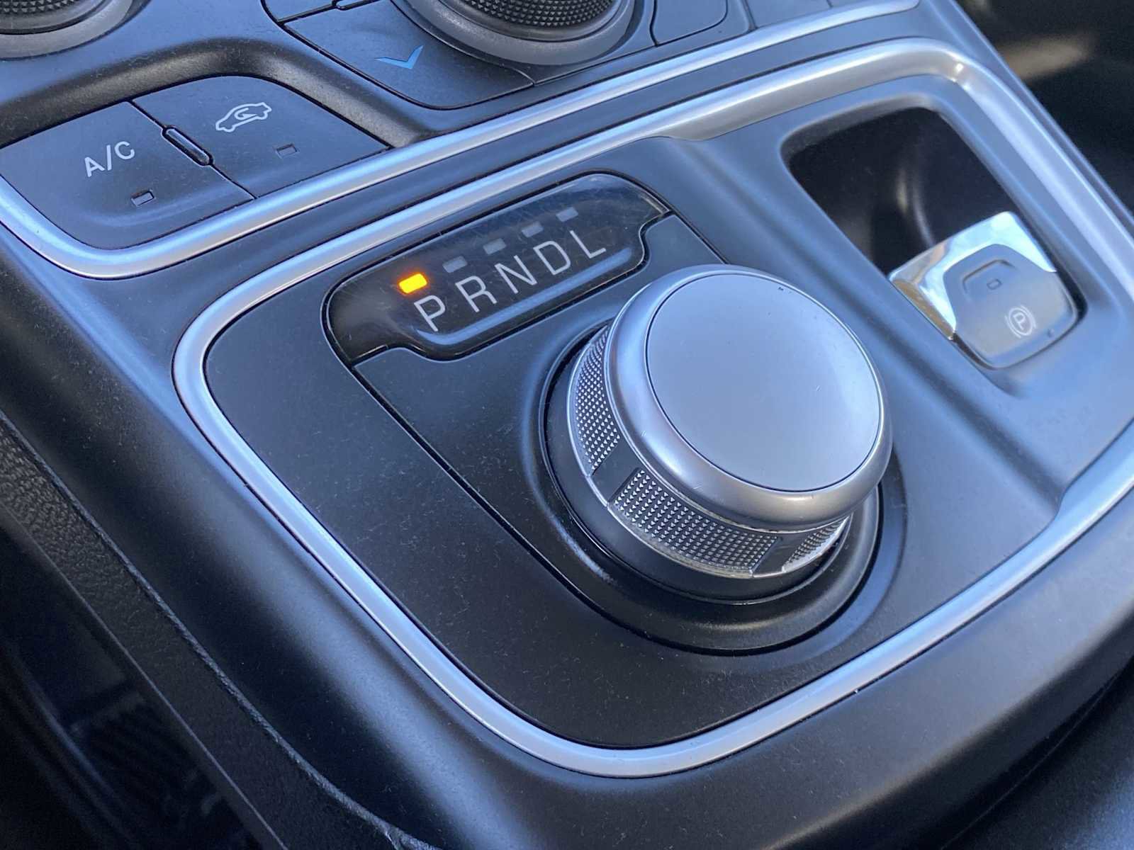 Certified 2016 Chrysler 200 Limited w/ Convenience Group image 19